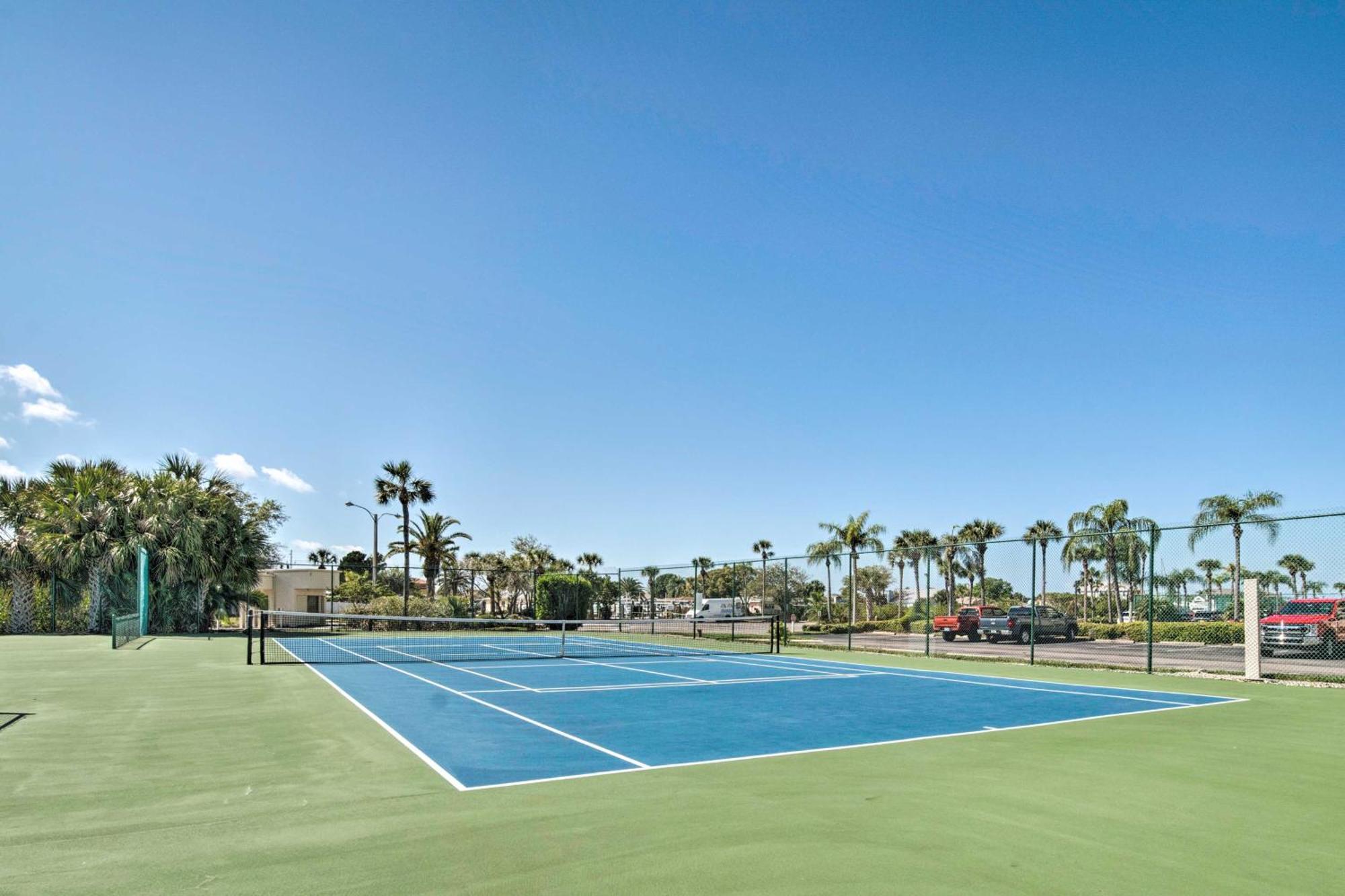 Upscale Gulf Front With Pool Hudson