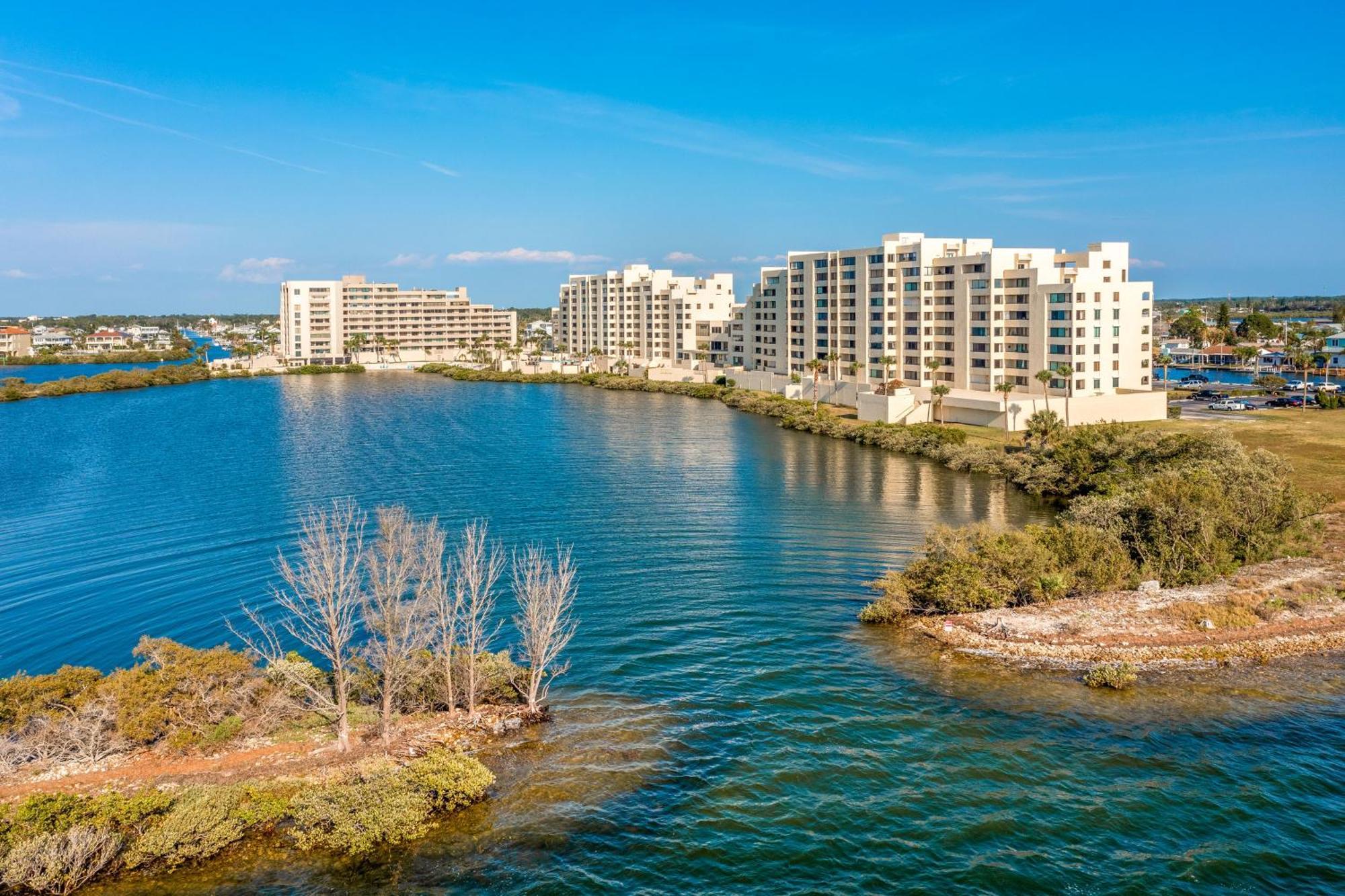 Upscale Gulf Front With Pool *
