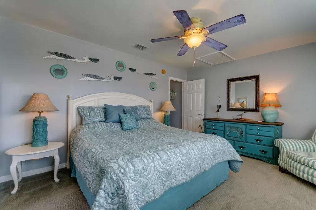 Salty Breeze Navarre