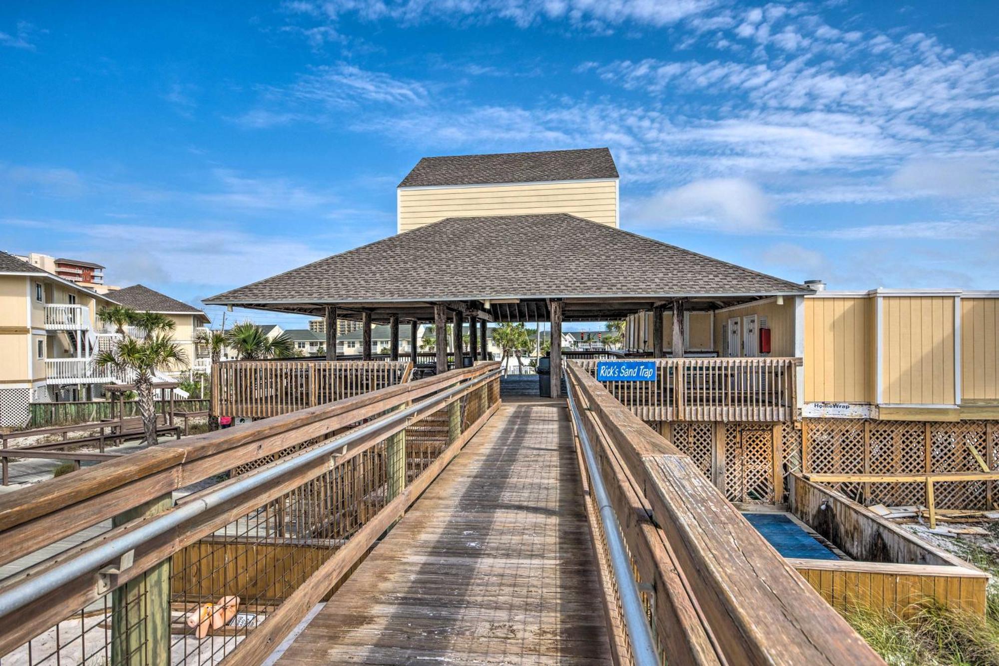 With Community Pools And Access! Apartment
