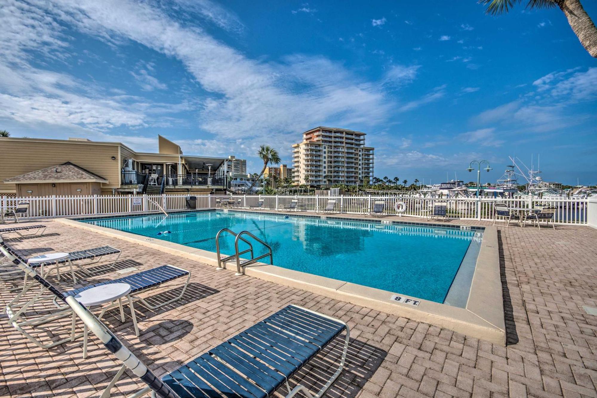 With Community Pools And Access! Destin