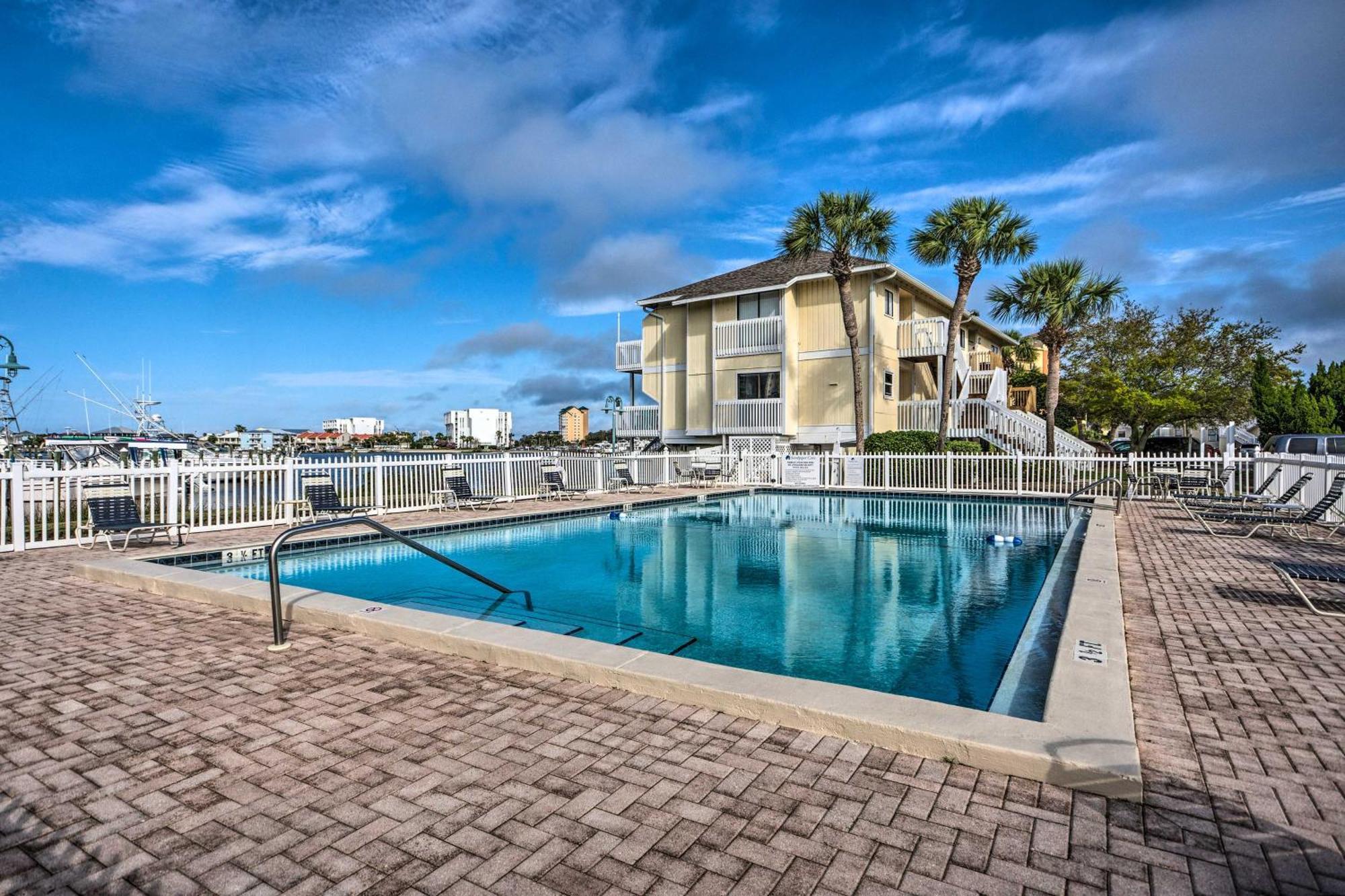 With Community Pools And Access! * Destin