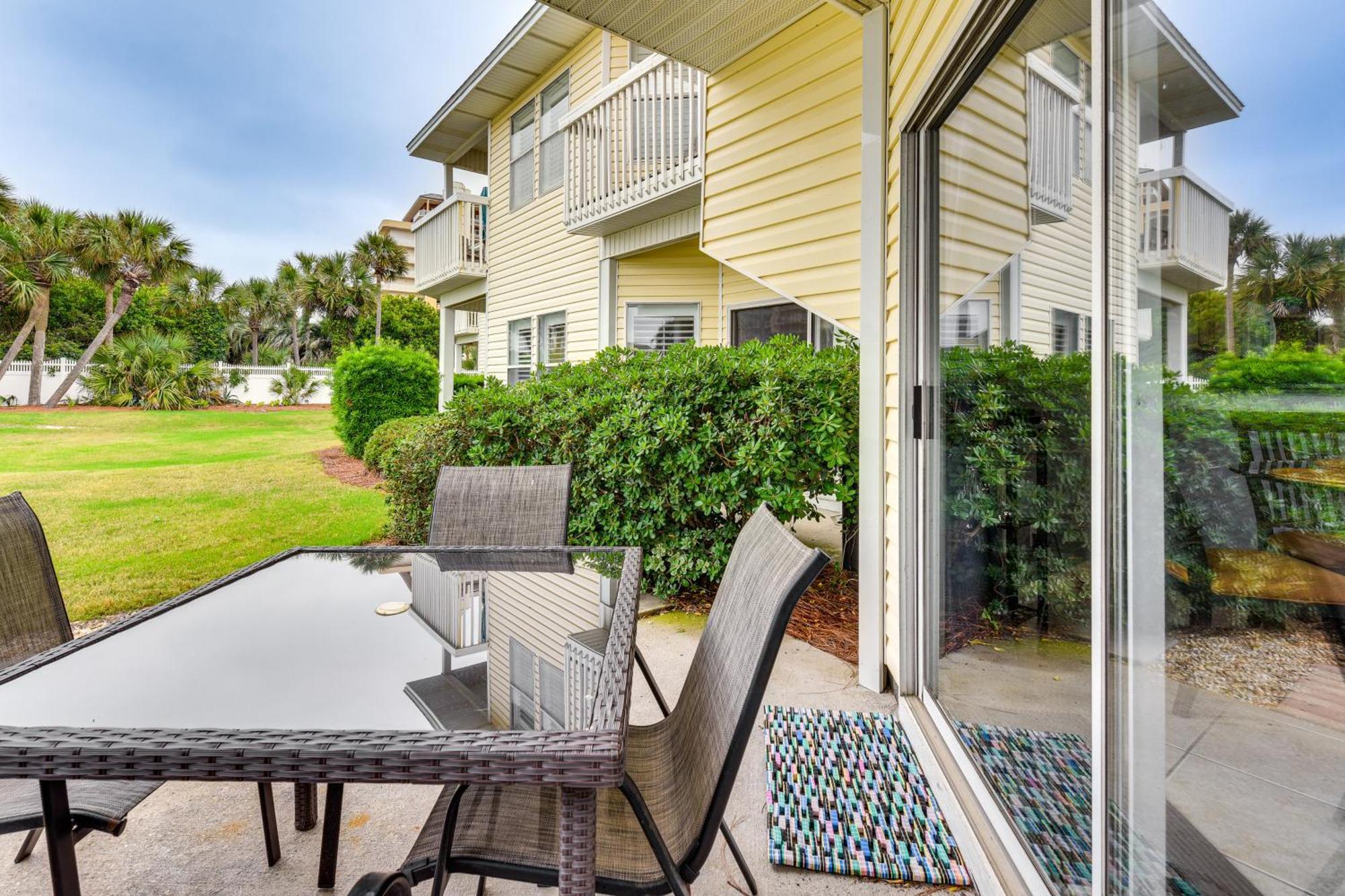Apartment With Community Pools And Access! Destin