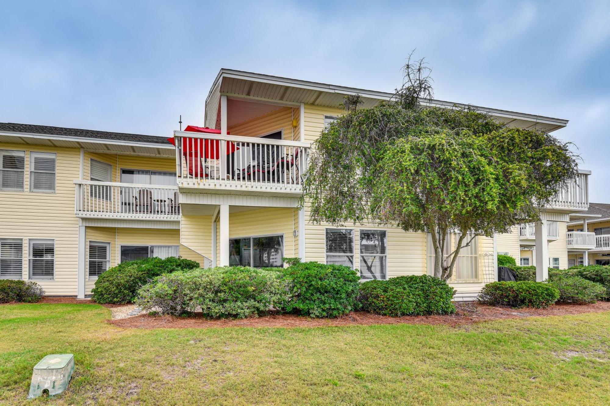 With Community Pools And Access! * Destin
