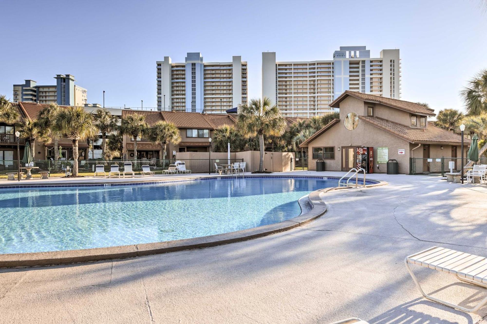 Holiday home The Wave Pcb Townhome With Pools And Access