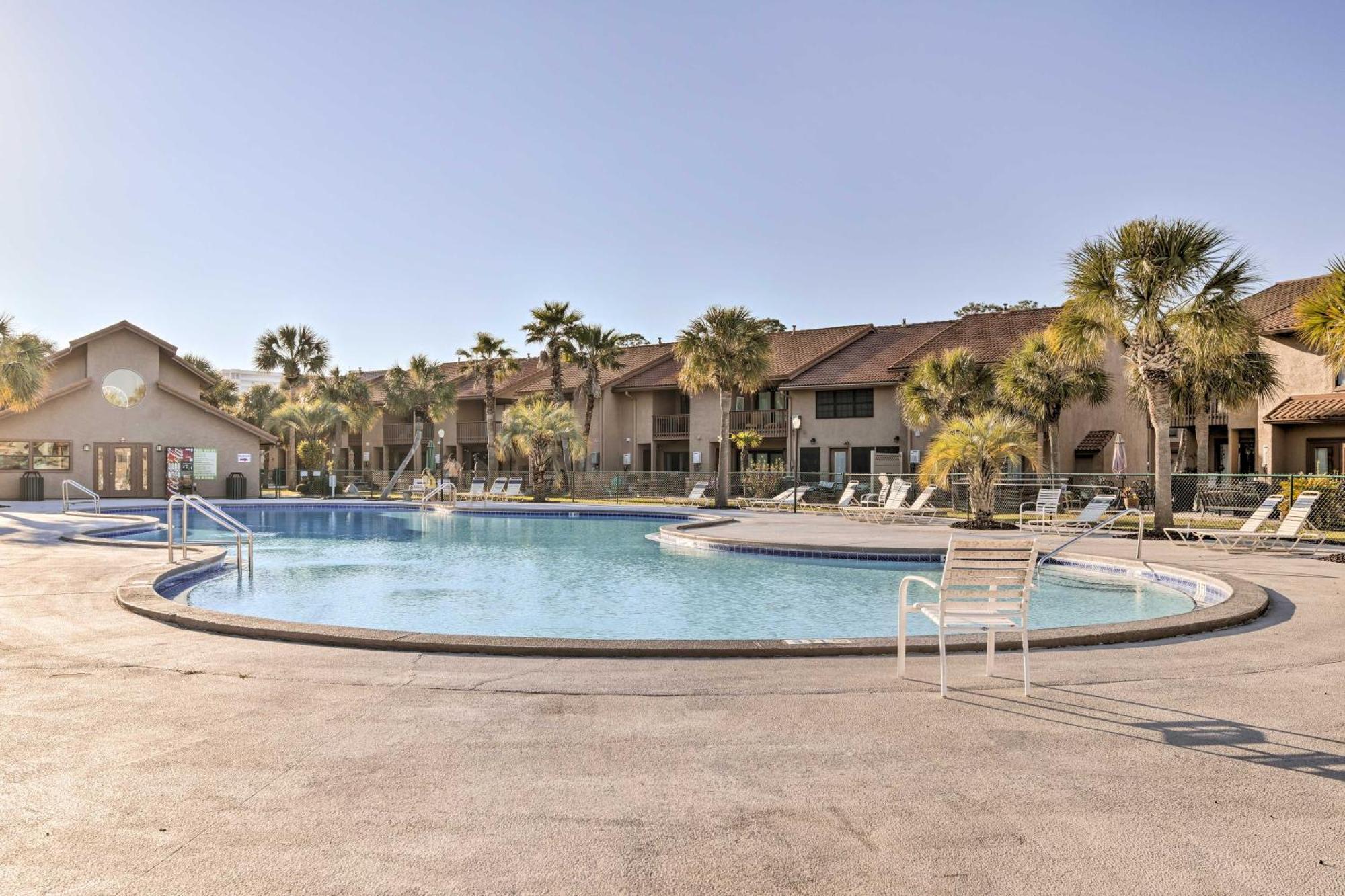 Holiday home The Wave Pcb Townhome With Pools And Access *