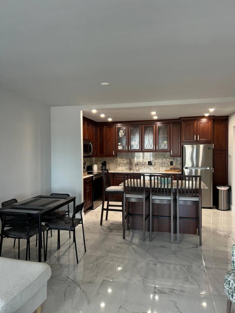 Sunny Isles Spacious Apartment Sunny Isles Beach