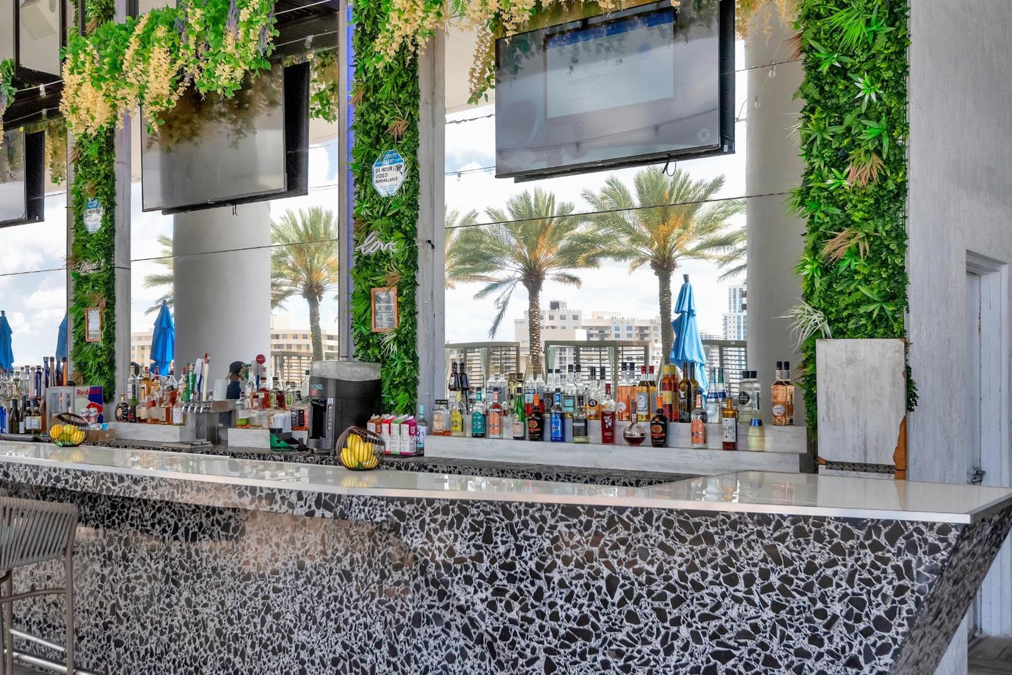 203-1br/1ba At The Gem! Lux Amenities! Apartment Hollywood