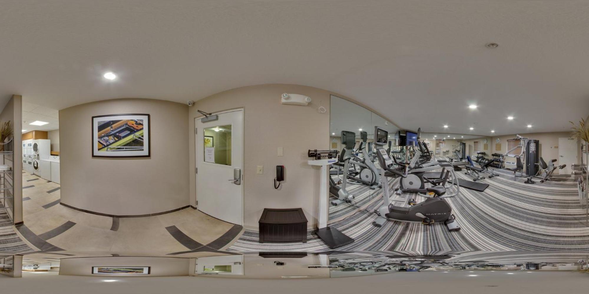 Candlewood East Merril Road By Ihg Jacksonville