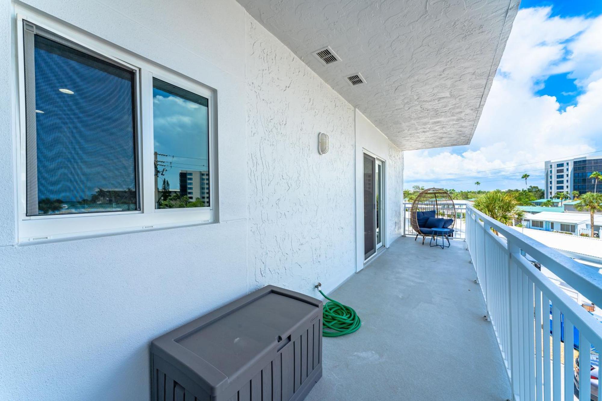 Jamaica Royale Beachfront Tower