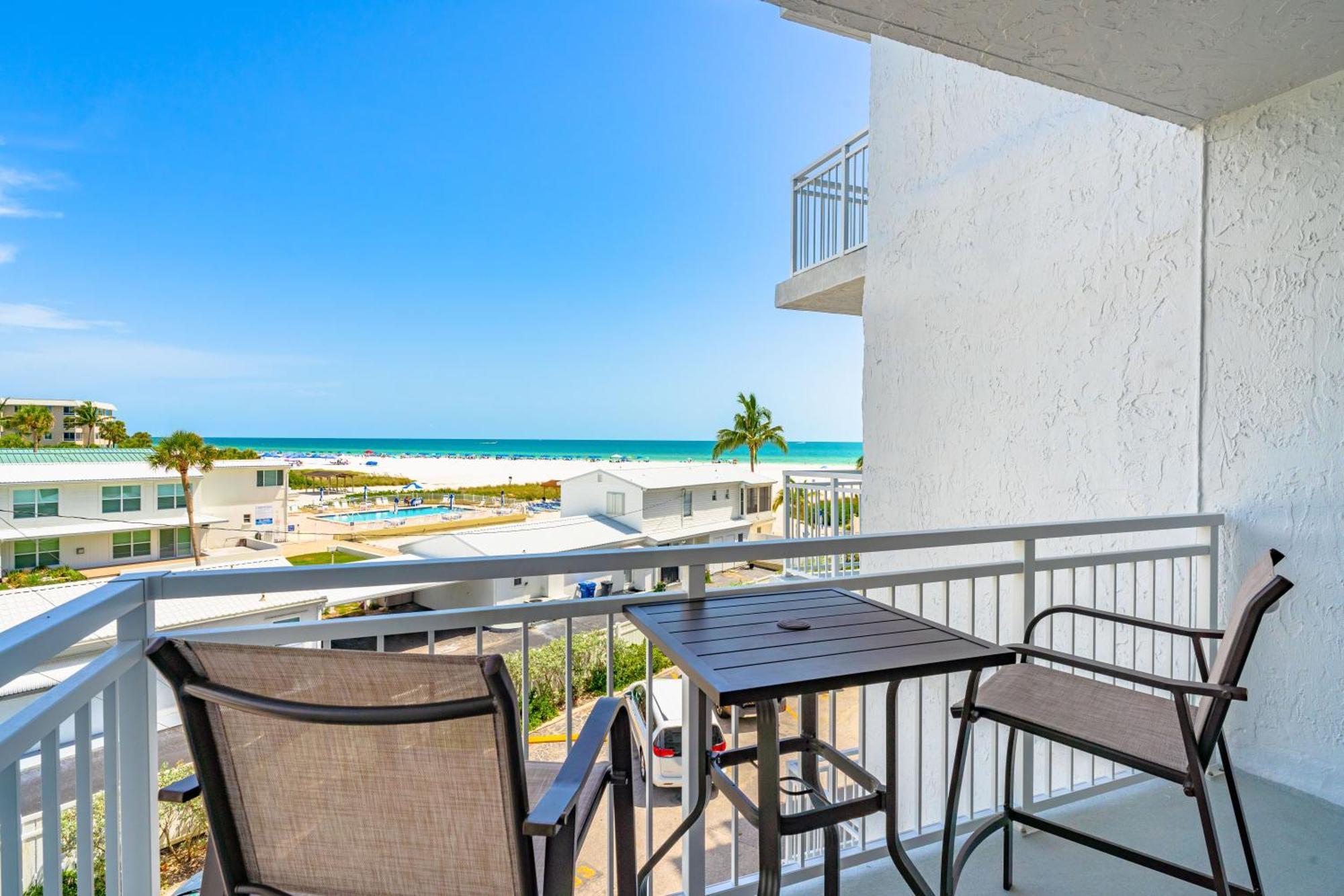 Jamaica Royale Beachfront Tower Apartment *