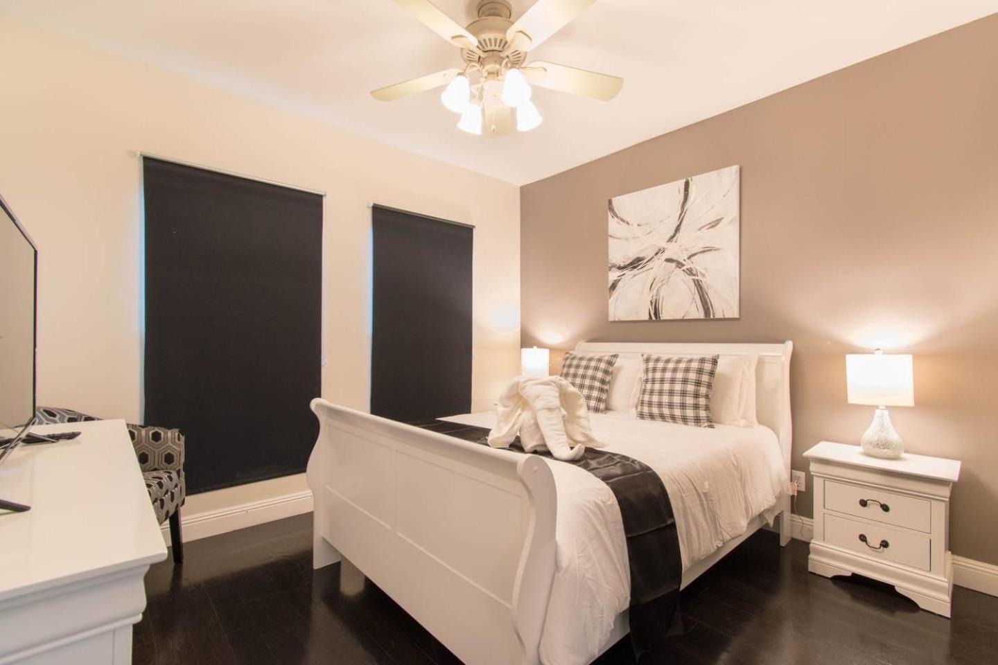 Dream House 5 Bedroom W Amazing Heated Pool * Hollywood