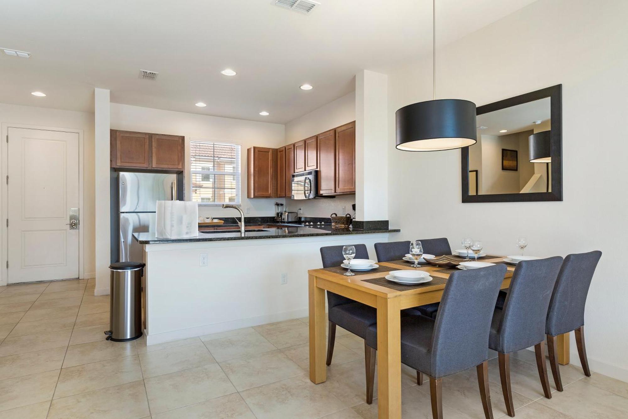 2 Bedrooms - 2,5 Bathrooms - Regal Oaks 2604 Rl