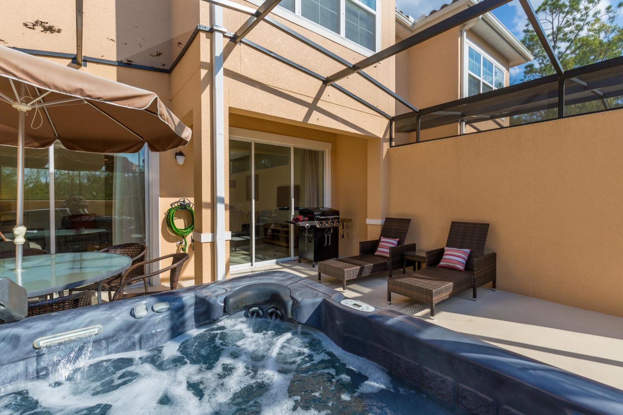 2 Bedrooms - 2,5 Bathrooms - Regal Oaks 2604 Rl *