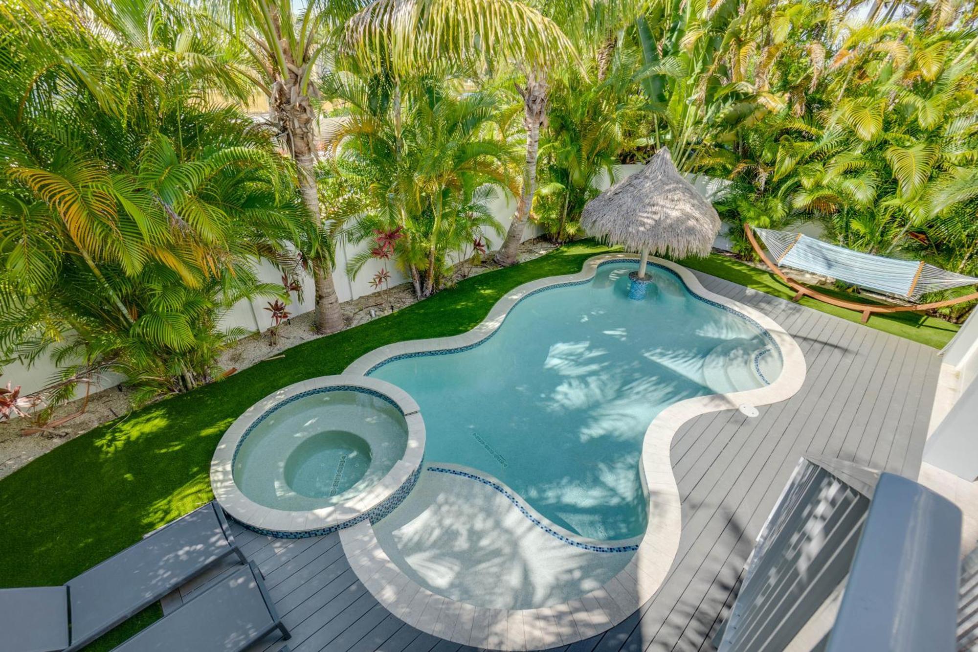 Surfer's Dream, 4 King Beds, 4 Trundle Beds, 6 Full Baths, Pet-friendly With A Rooftop Deck!