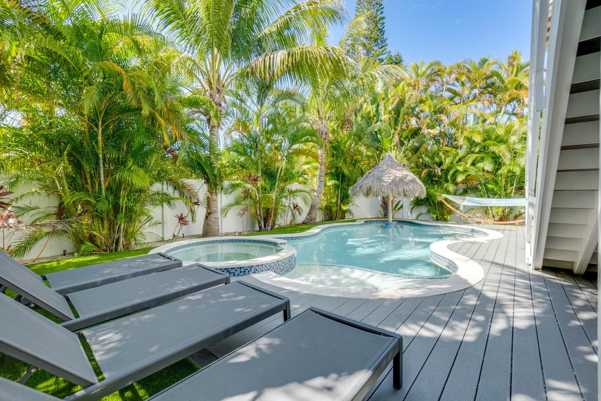 Surfer's Dream, 4 King Beds, 4 Trundle Beds, 6 Full Baths, Pet-friendly With A Rooftop Deck! * Holmes Beach