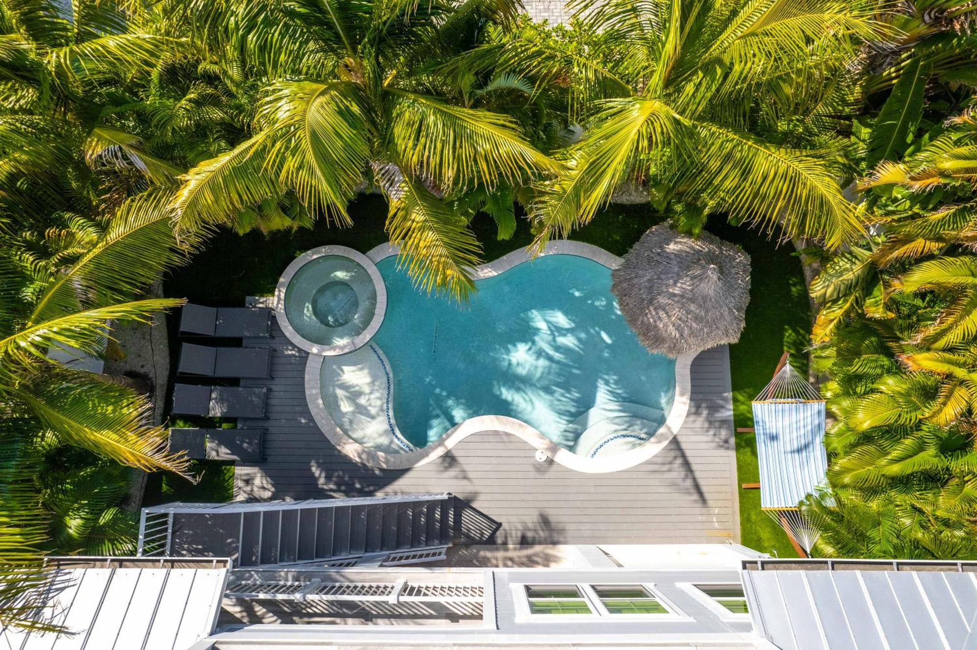 Surfer's Dream, 4 King Beds, 4 Trundle Beds, 6 Full Baths, Pet-friendly With A Rooftop Deck!