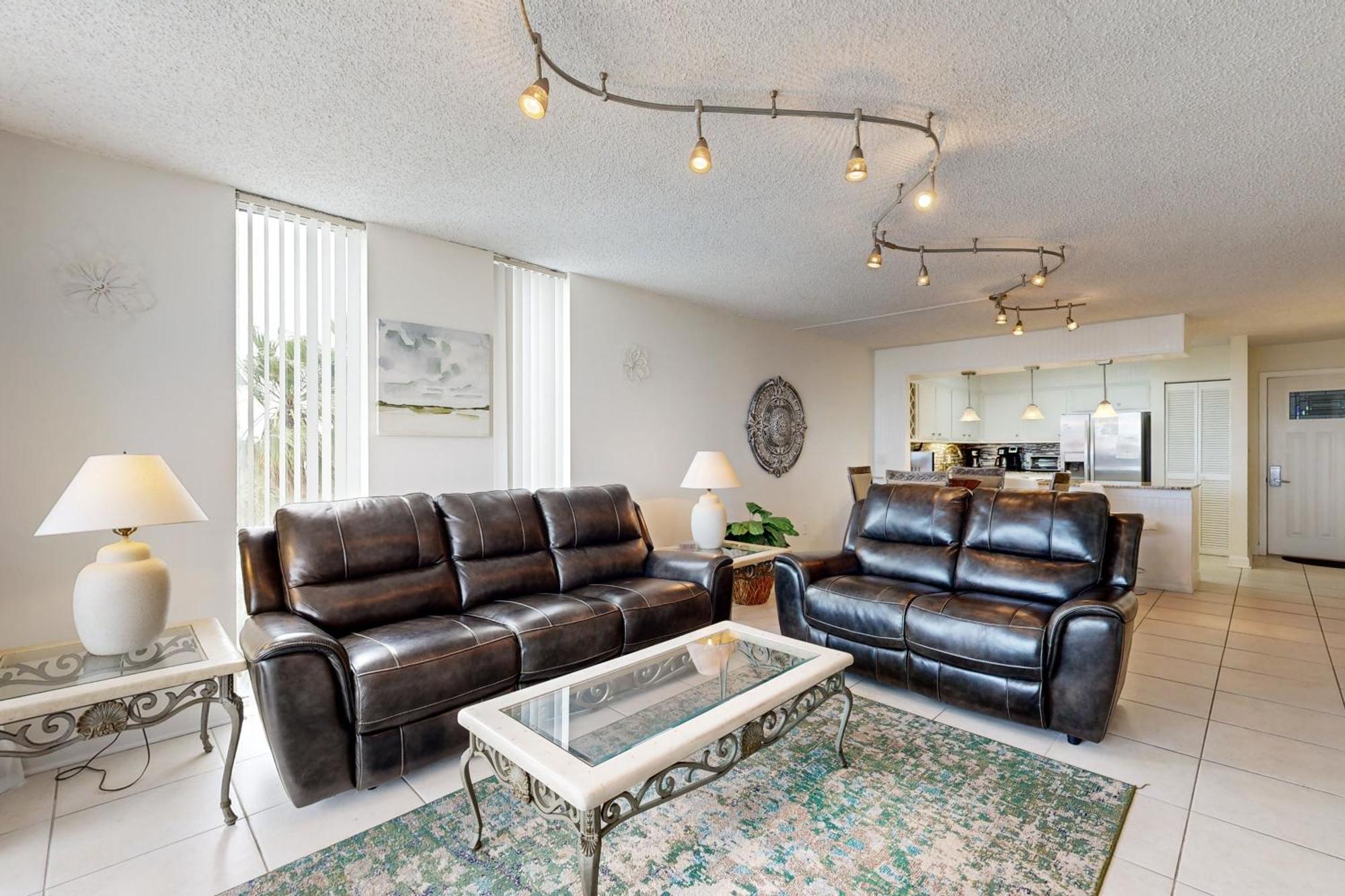 Dolphin Point #406a