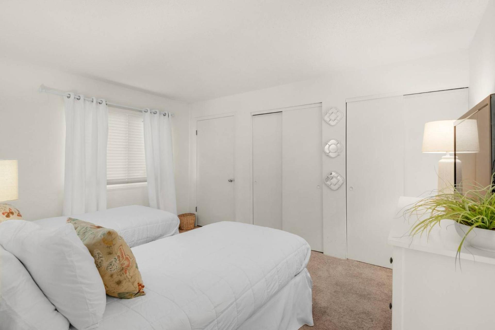 Pinnacle Port C1-203 Holiday home