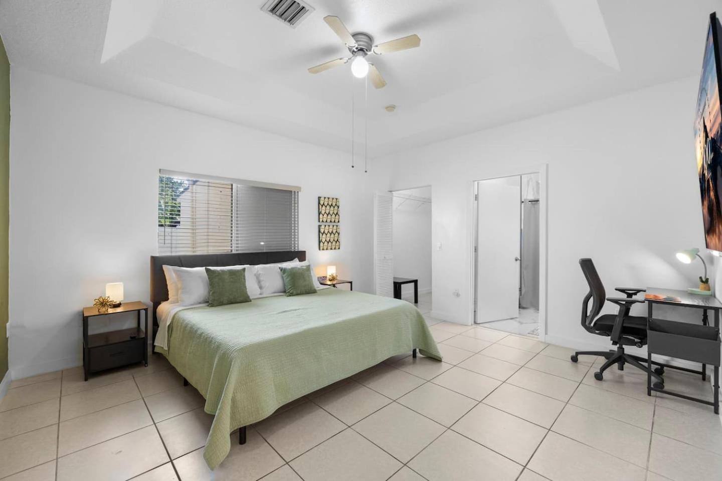The Vibrant Retreat - With Private Patio