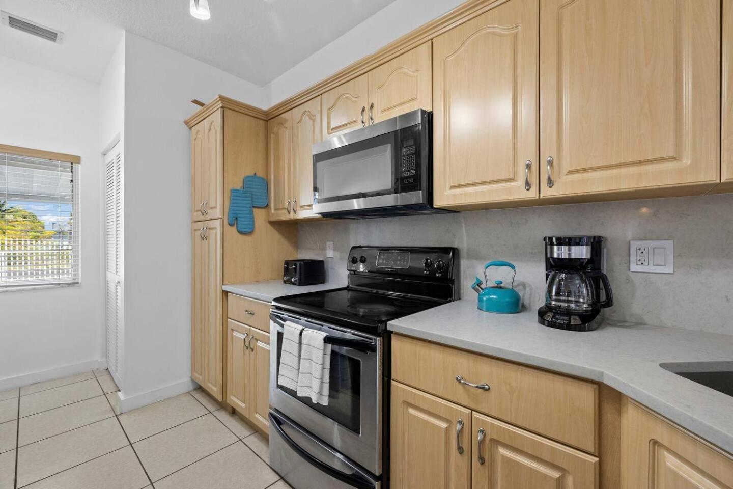 The Vibrant Retreat - With Private Patio