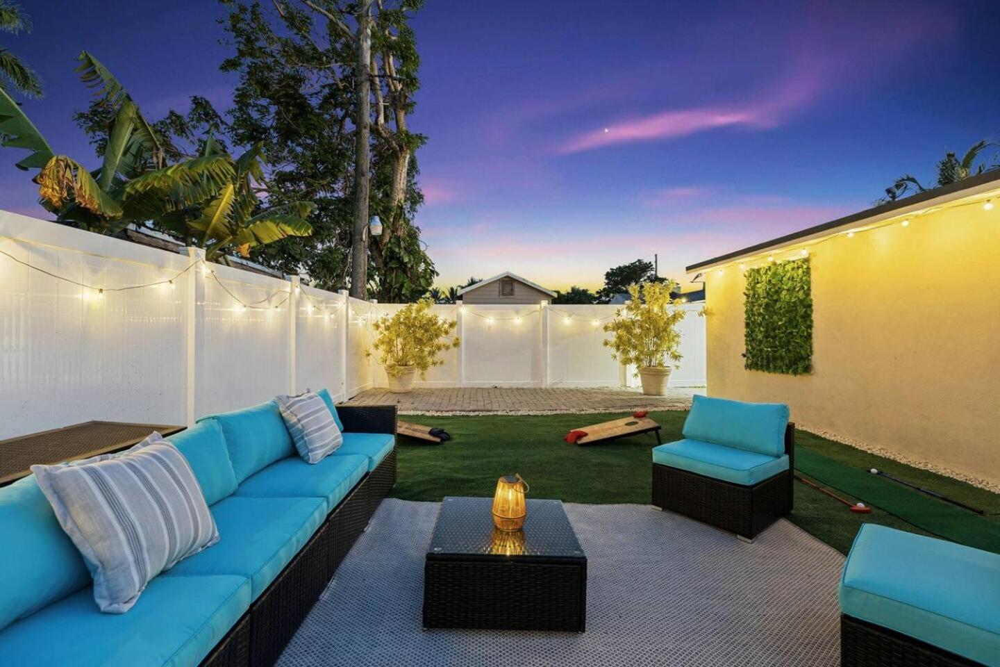 Holiday home The Vibrant Retreat - With Private Patio North Miami
