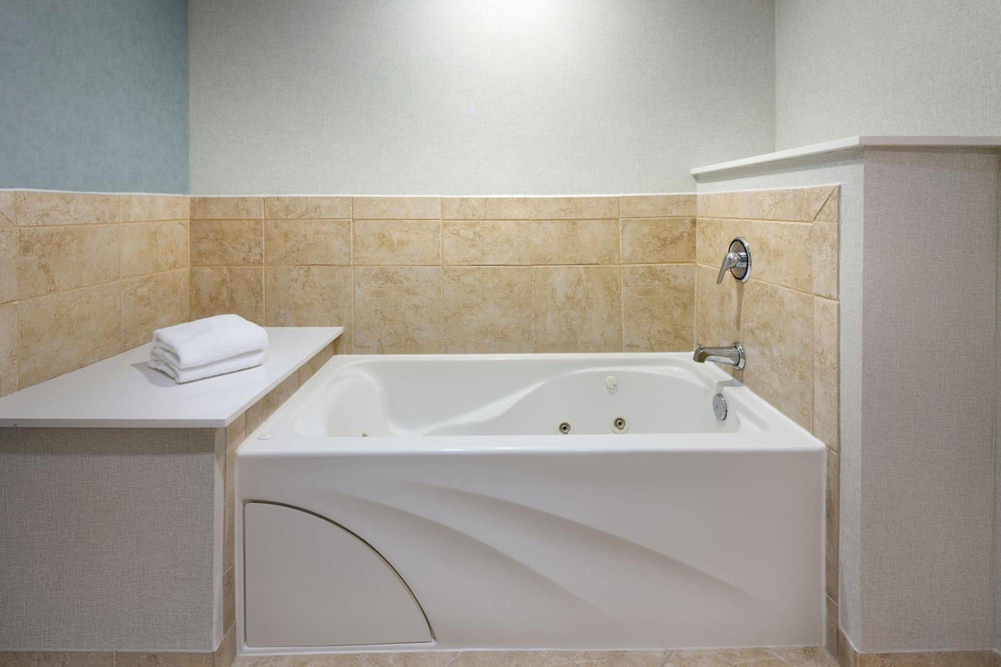 Courtyard By Marriott Sandestin At Grand Boulevard Miramar Beach