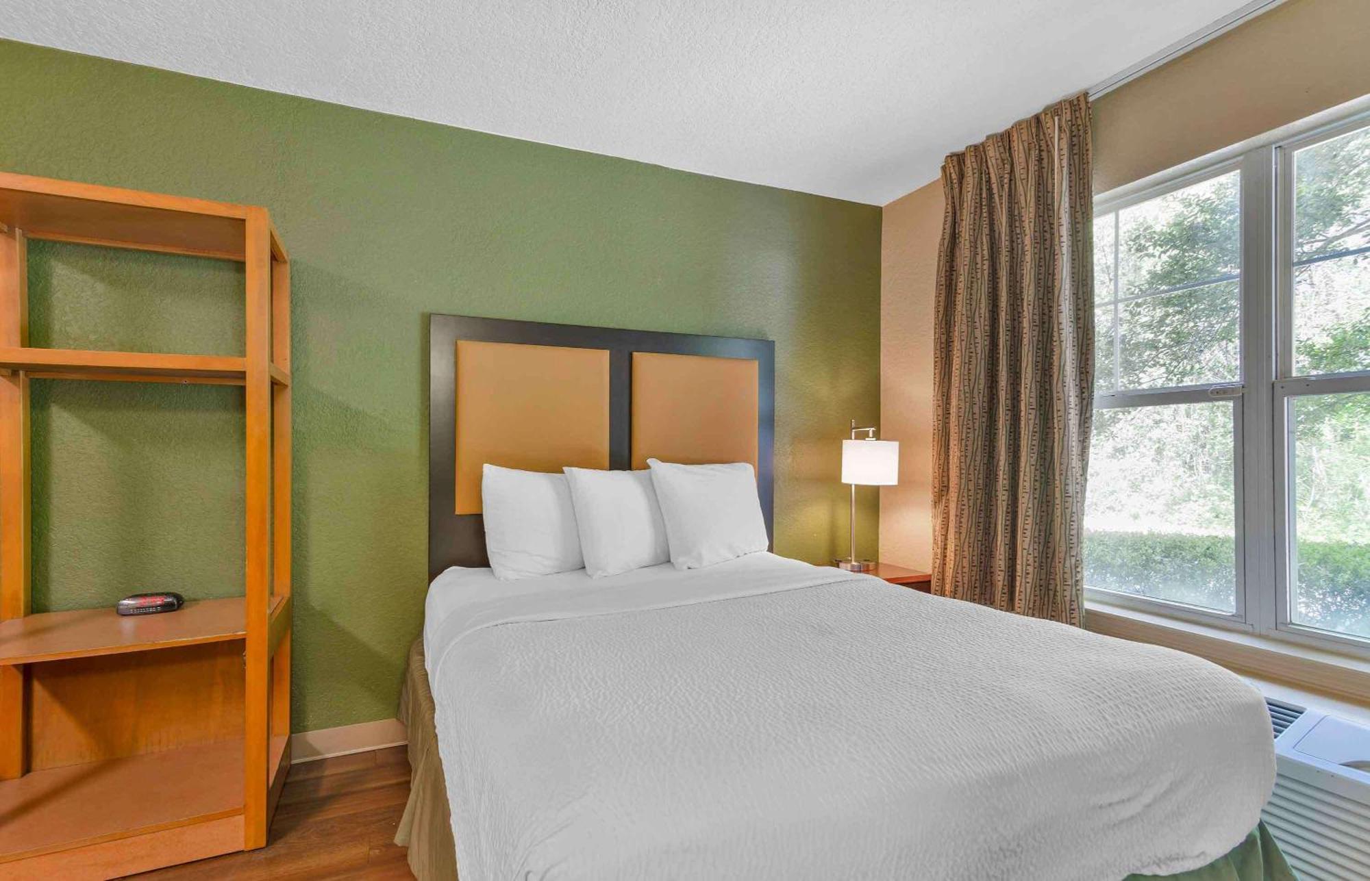 Extended America Select - Orlando - Maitland - Summit Tower Blvd Altamonte Springs