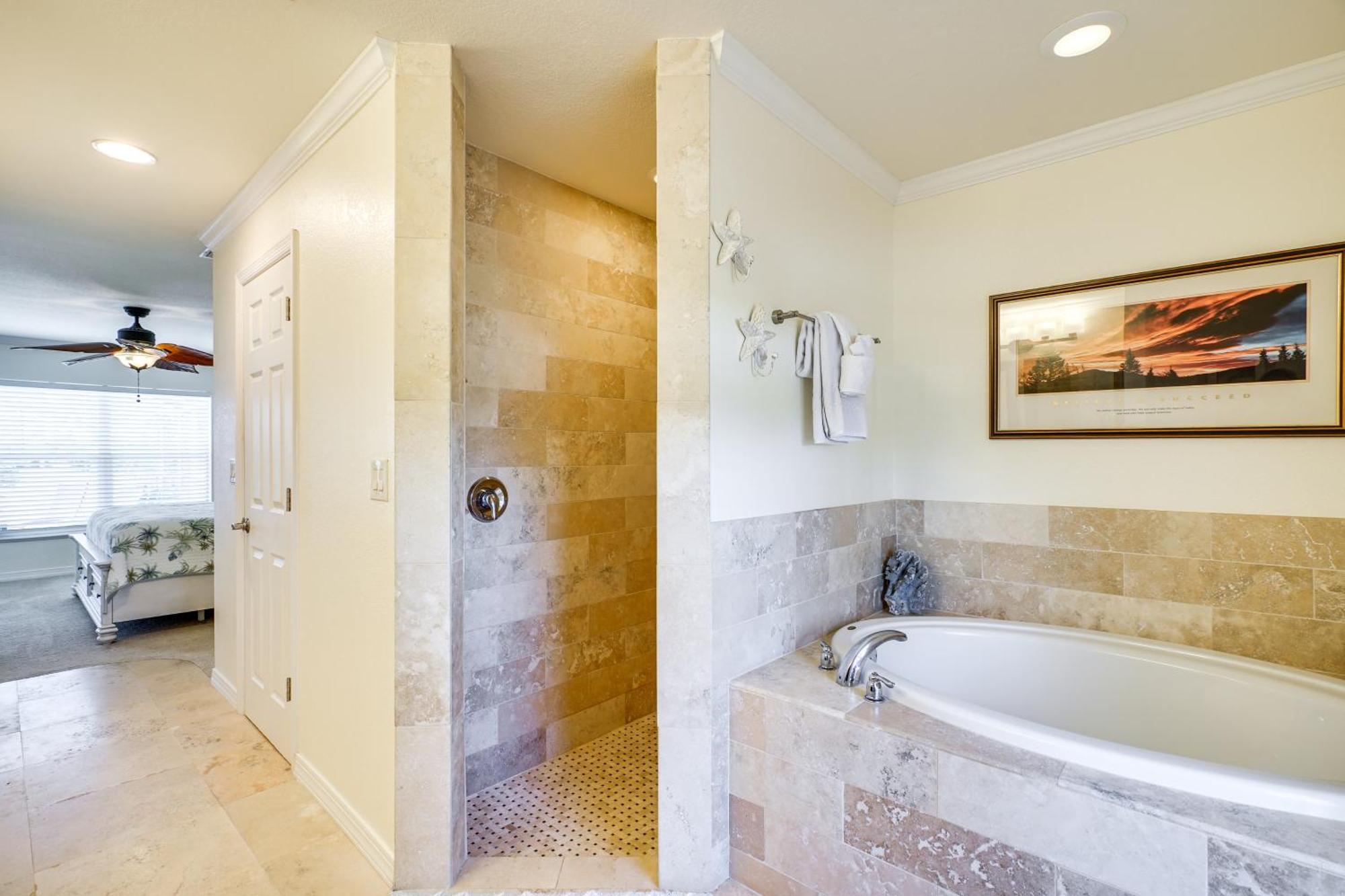 Holiday home Retreat With Heated Pool And Lanai!