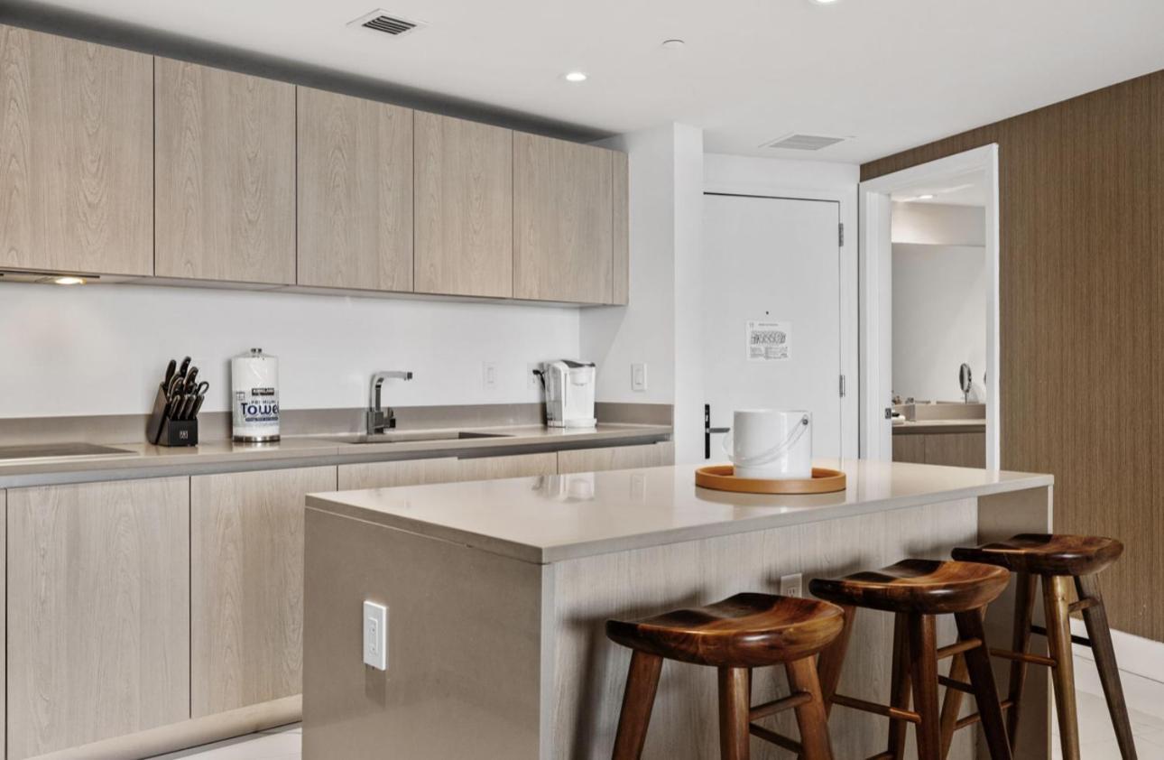 Lyfe Oceanview Luxury 2 Bedroom Unit