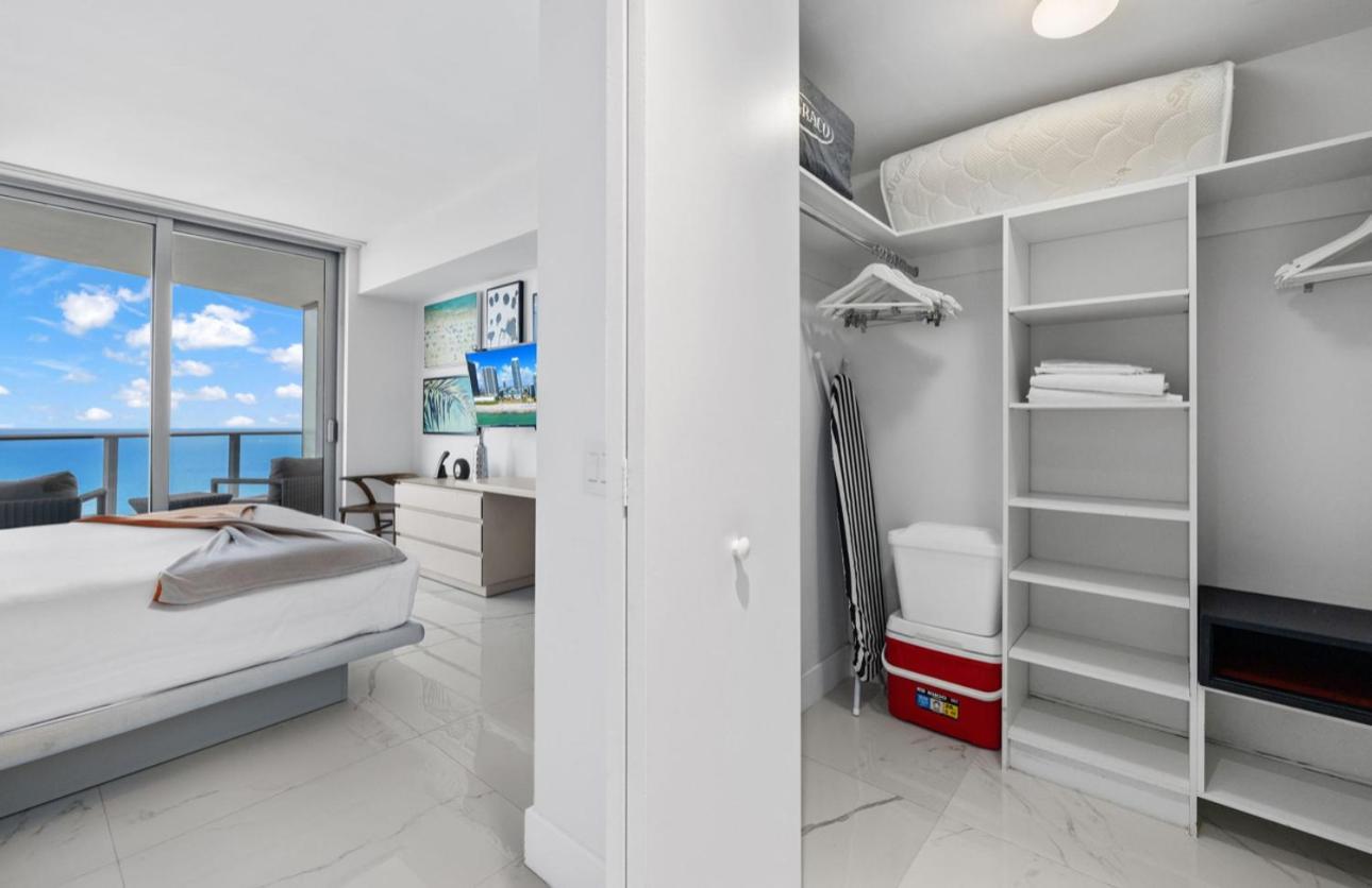 Lyfe Oceanview Luxury 2 Bedroom Unit *