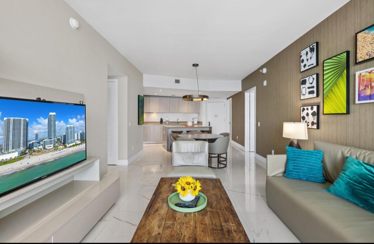 Lyfe Oceanview Luxury 2 Bedroom Unit