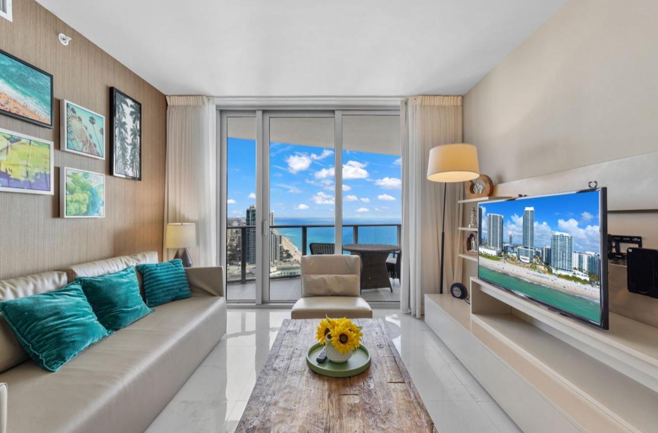 Lyfe Oceanview Luxury 2 Bedroom Unit Apartment