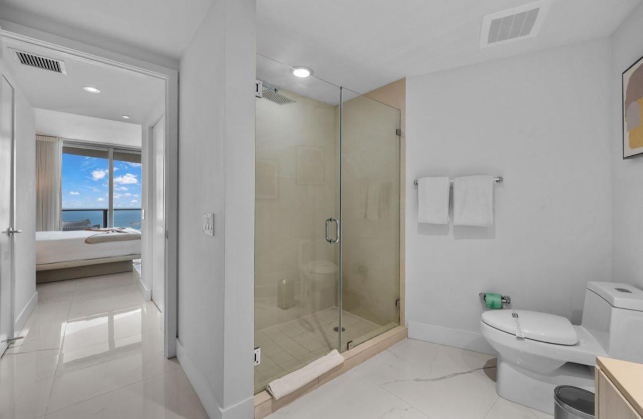Lyfe Oceanview Luxury 2 Bedroom Unit * Hollywood