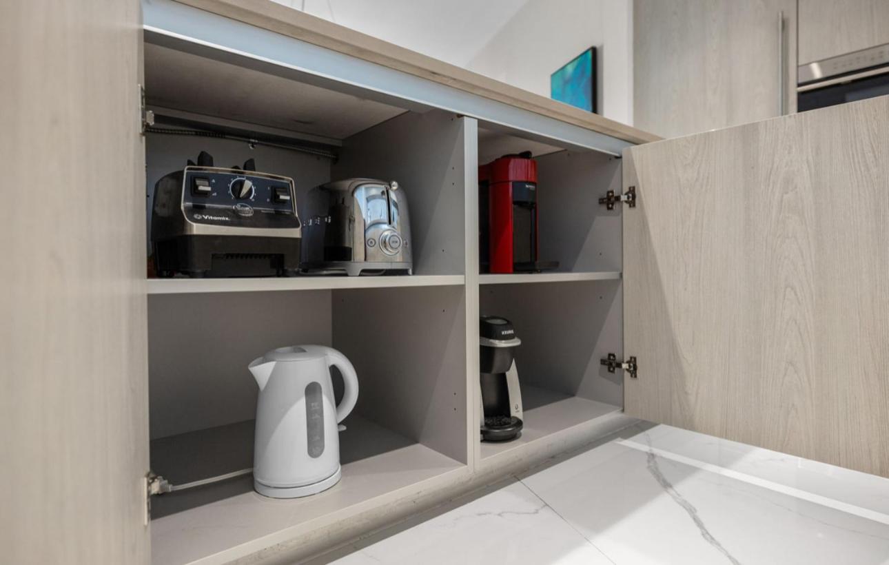 Lyfe Oceanview Luxury 2 Bedroom Unit Apartment *