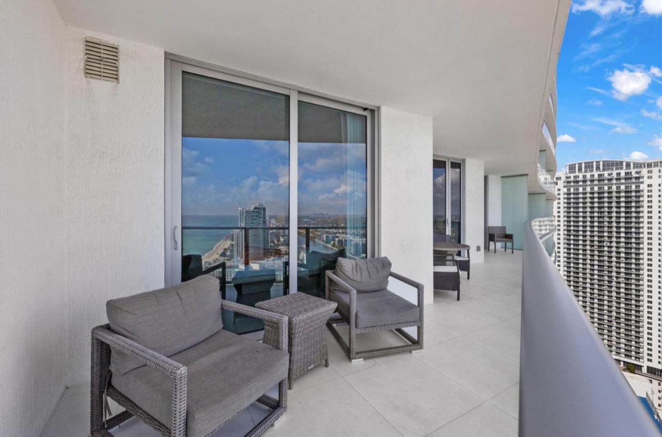 Lyfe Oceanview Luxury 2 Bedroom Unit *