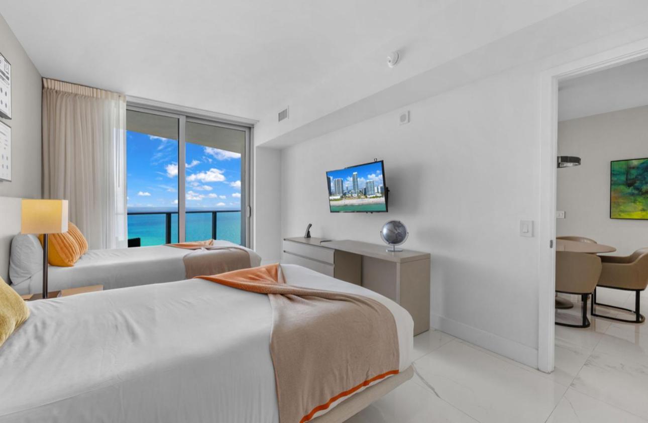 Lyfe Oceanview Luxury 2 Bedroom Unit Apartment