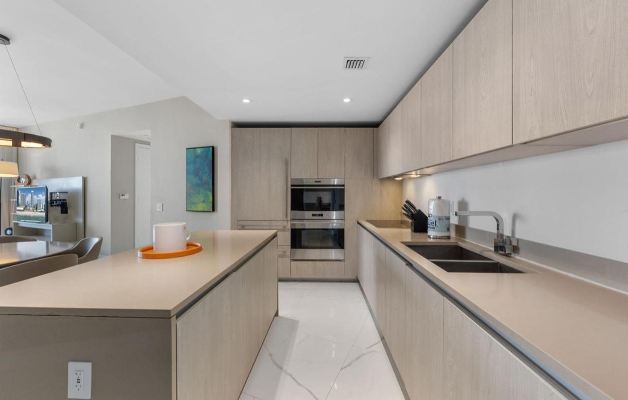 Lyfe Oceanview Luxury 2 Bedroom Unit Hollywood