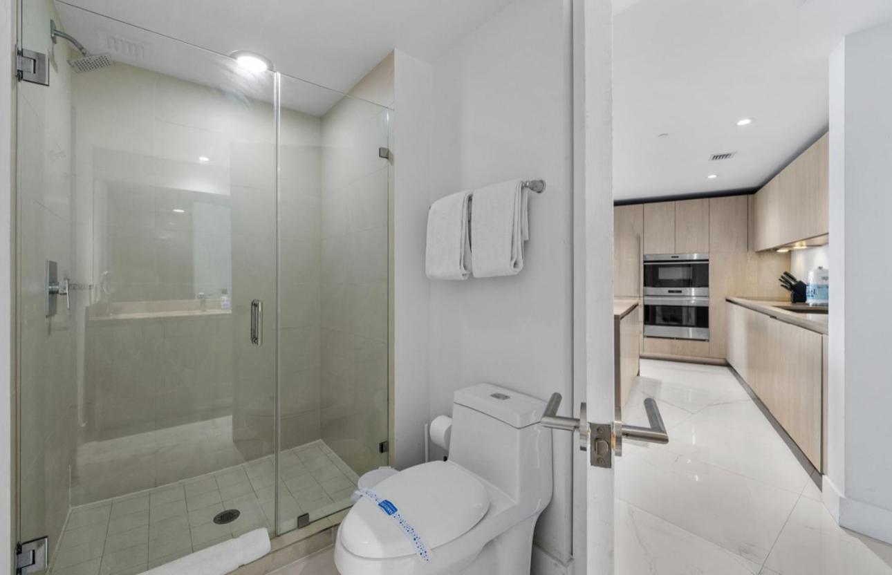 Lyfe Oceanview Luxury 2 Bedroom Unit