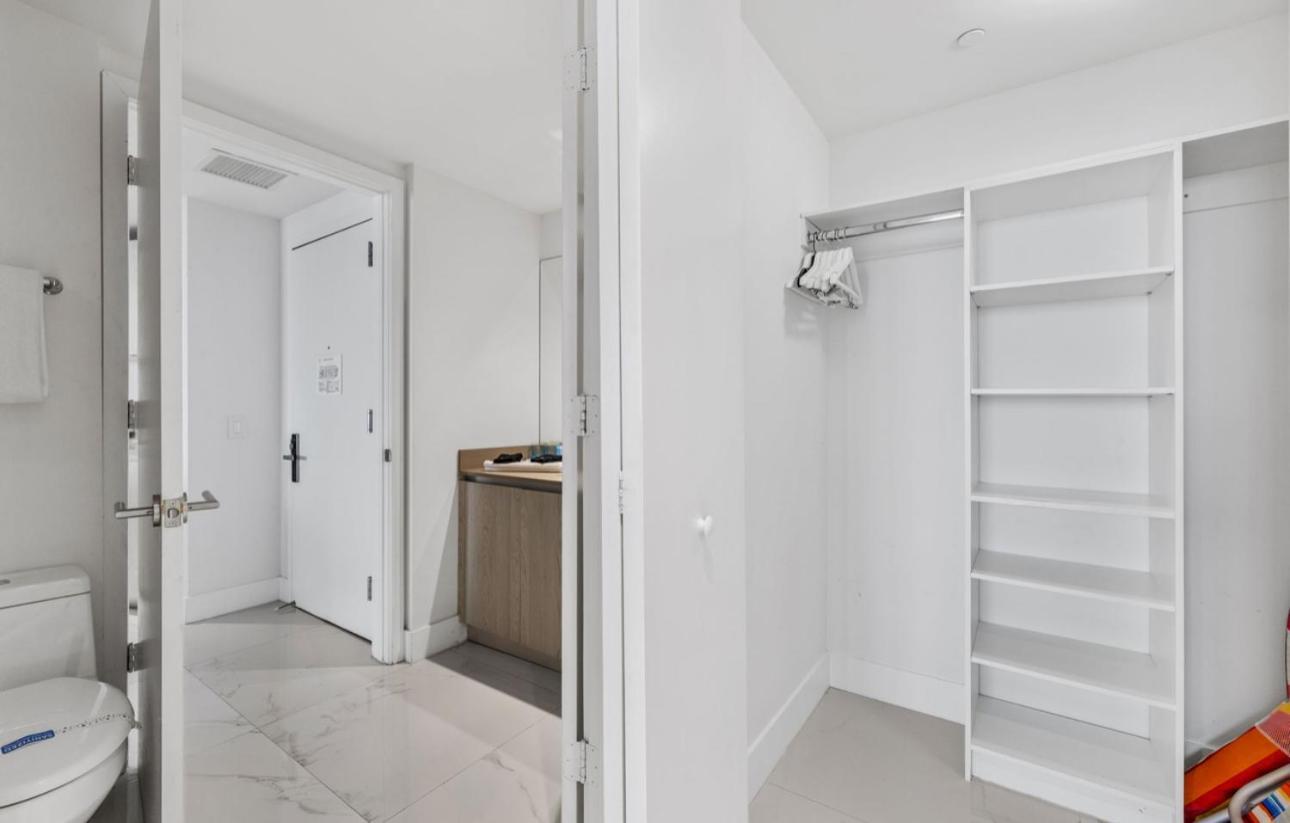 Lyfe Oceanview Luxury 2 Bedroom Unit Apartment *