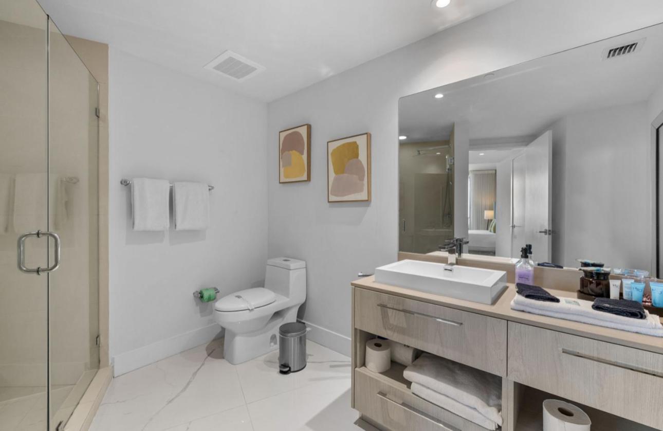 Lyfe Oceanview Luxury 2 Bedroom Unit