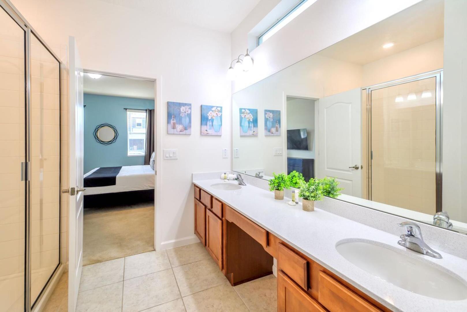 8br Family W Pool & Games Room- Near Disney Holiday home *