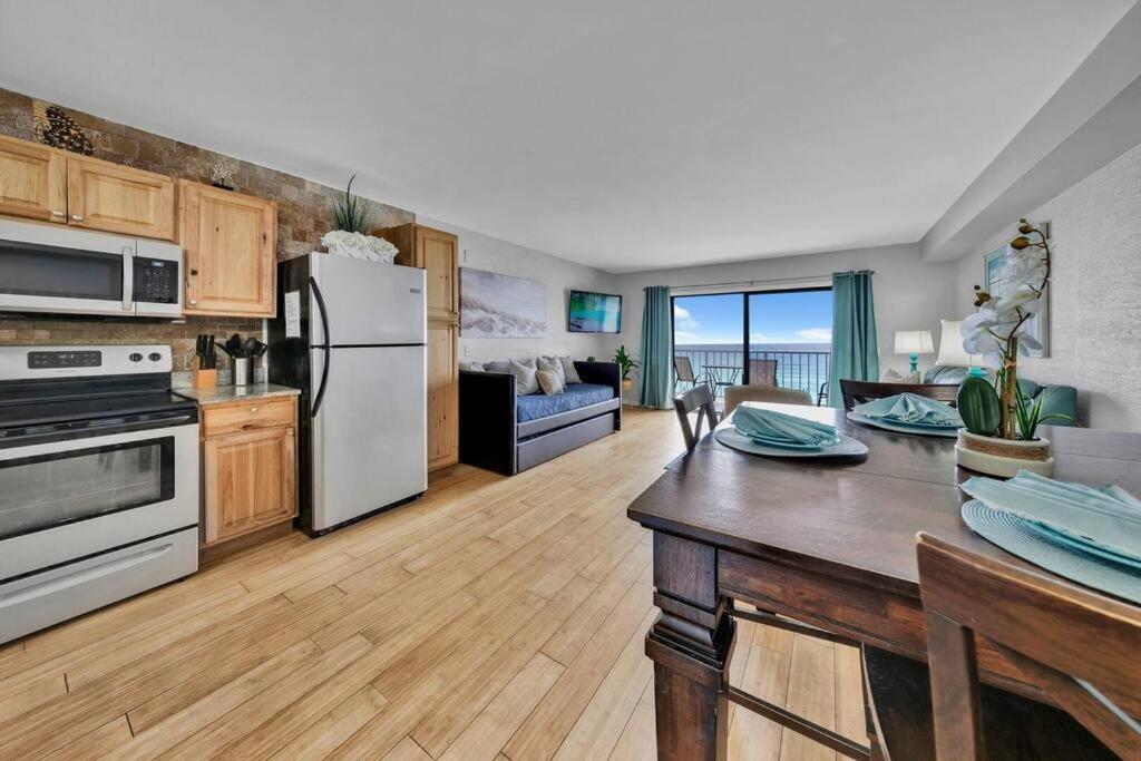 Apartment Oceanfront #629 At Summit *