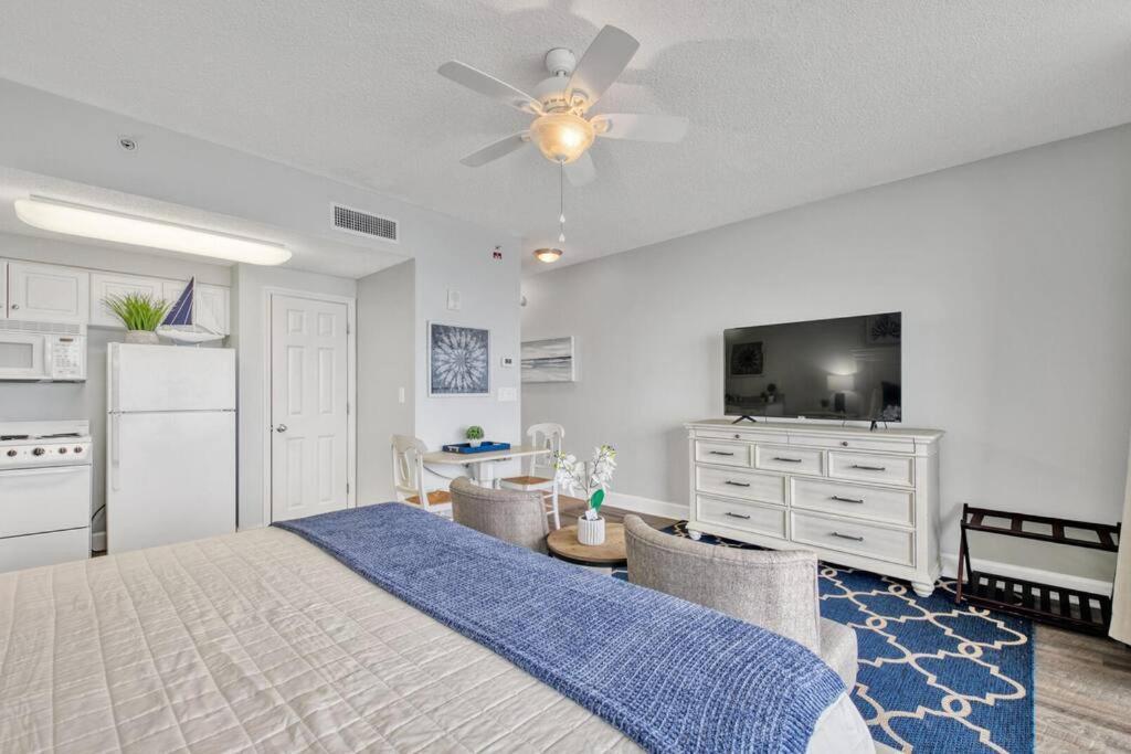 Beachfront #212 At Majestic Apartment *