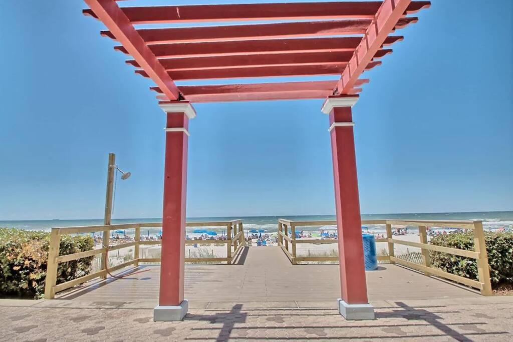 Beachfront #212 At Majestic