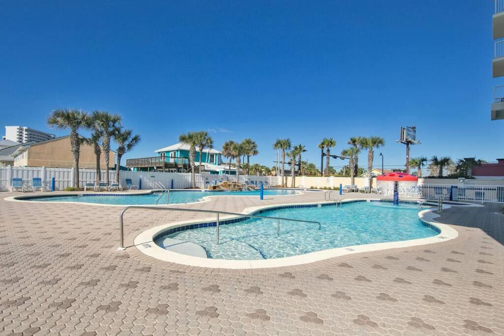 Apartment Beachfront #212 At Majestic