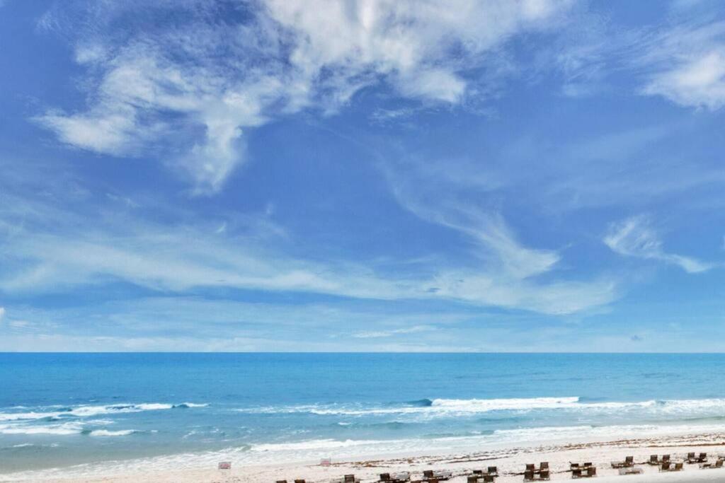 Apartment Beachfront #212 At Majestic *