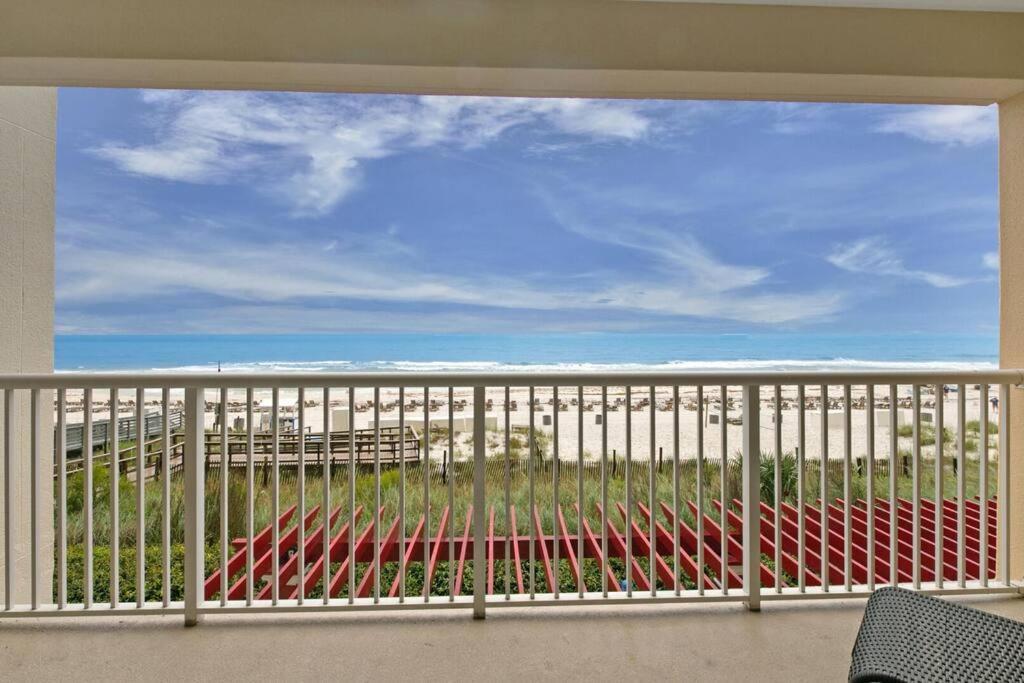 Apartment Beachfront #212 At Majestic *