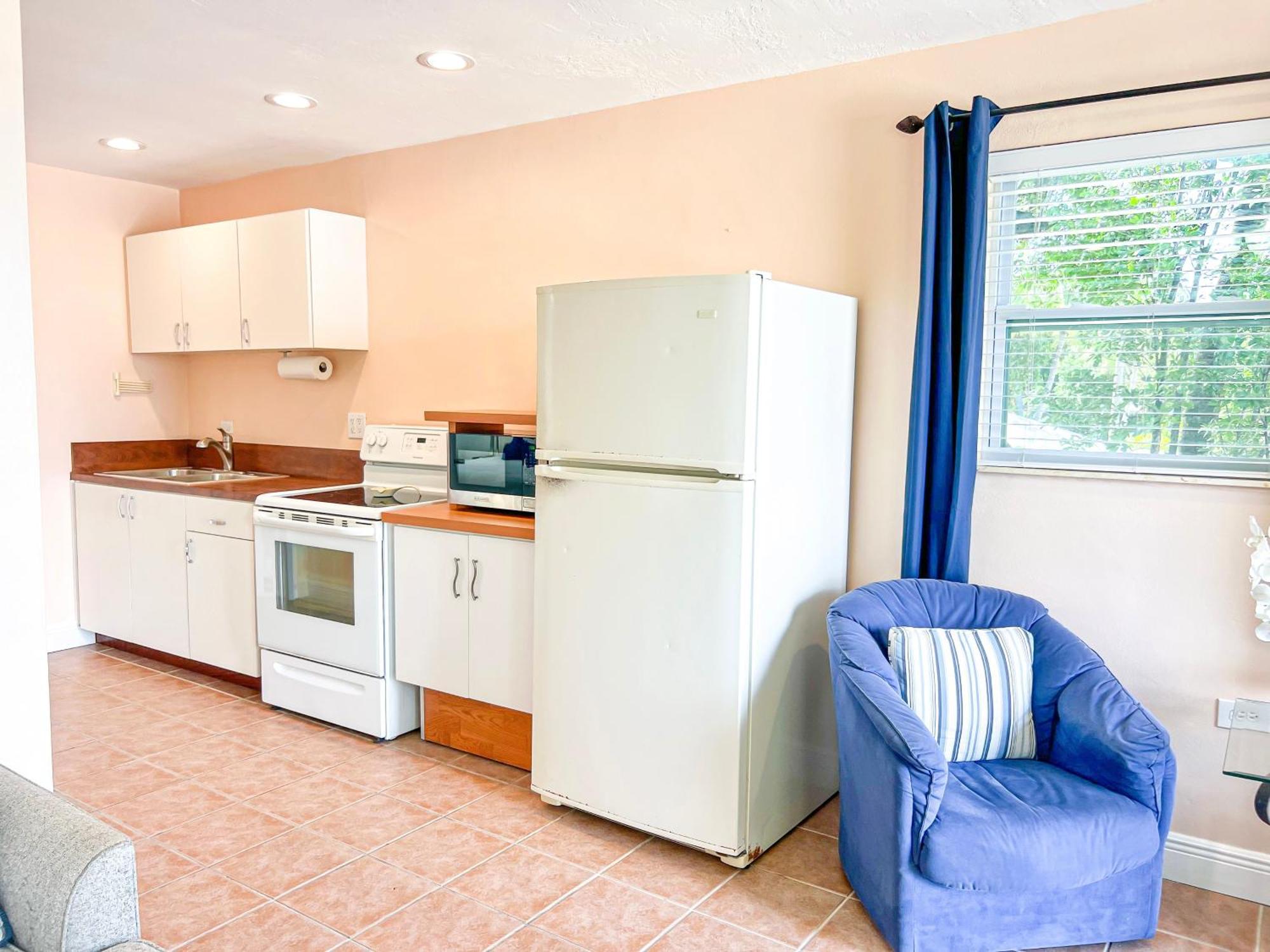 Sunset Cove Motel 2*