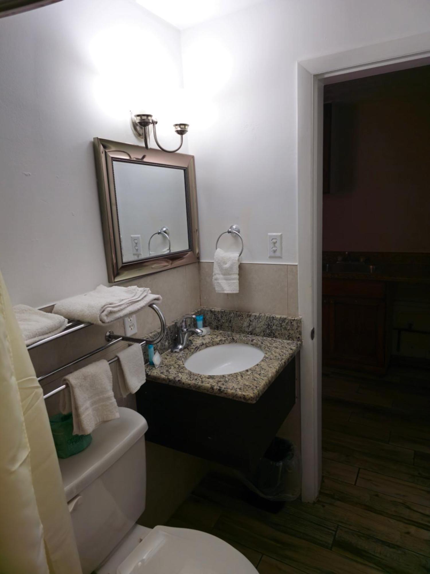 Motel Three Oaks - 2*